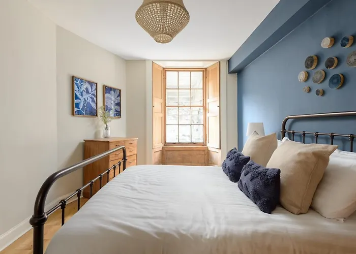 The Broughton St. Apartment