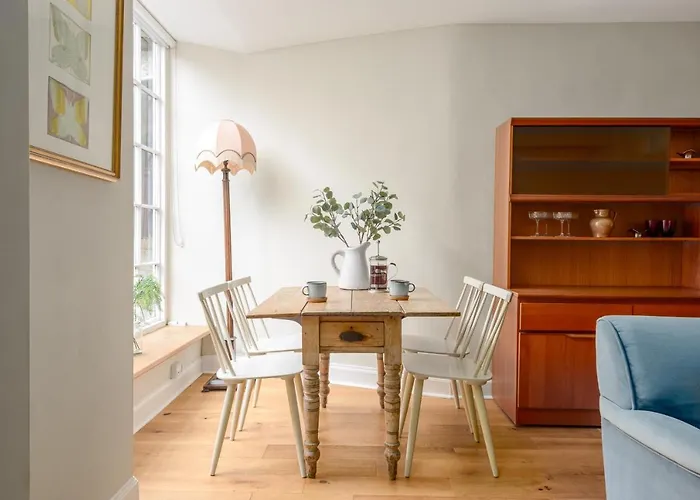 The Broughton St. Apartment